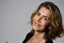 RESENHA | Uma vida inventada, de Maitê Proença