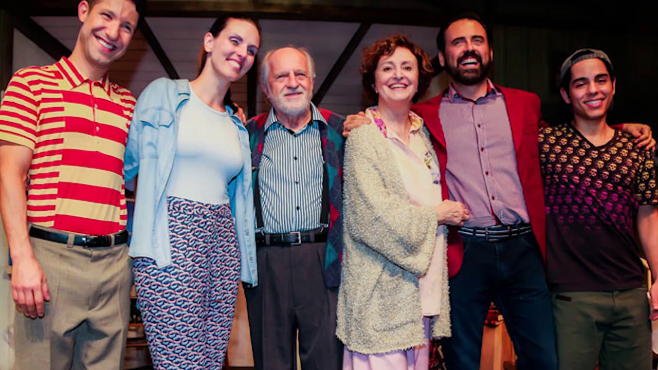 Num Lago Dourado, uma peça teatral que merece ser chamada de espetáculo 