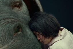 CINEMA EM CASA - Okja | Filme Netflix faz crítica pesada à indústria alimentícia