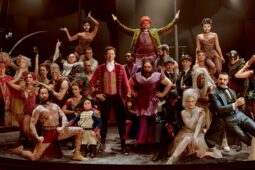 OPINIÃO | O Rei do Show funciona como Musical, mas falha como biografia