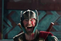 OPINIÃO | Thor: Ragnarok exagera nas piadas e faz personagem perder a identidade